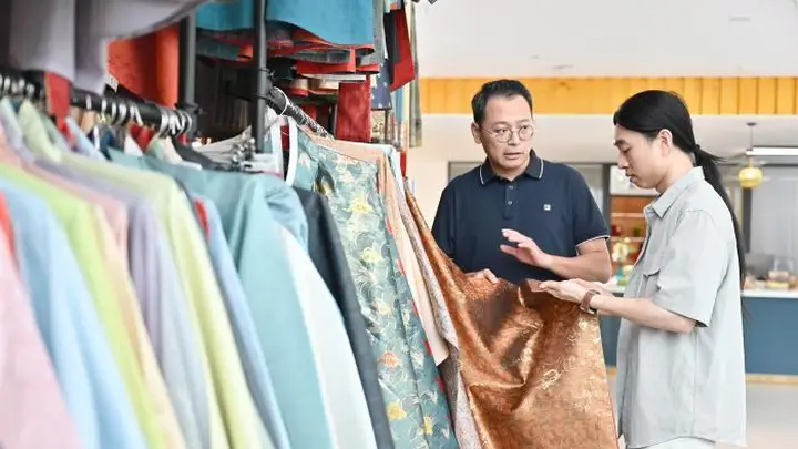 “85后”香港设计师的汉服情缘