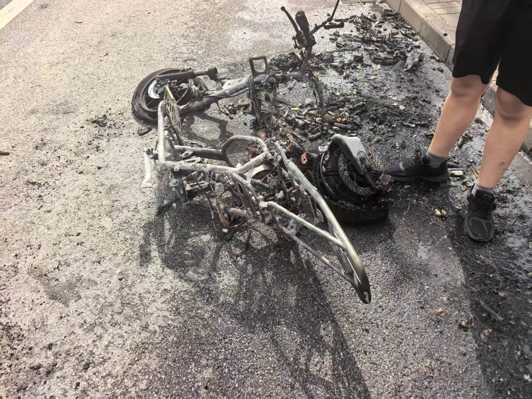 北京大兴接连发生3起电动自行车火情，均为网购二手车