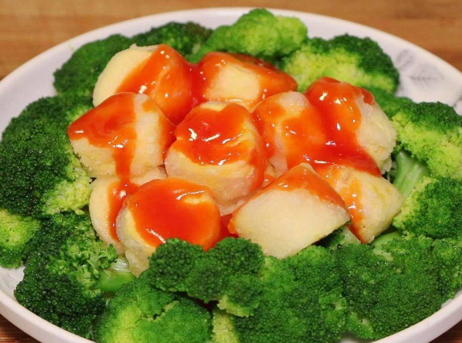 去吃烧烤时必点的3种烤素菜，便宜又好吃，老板一看就知是内行人