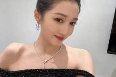 关晓彤白玉兰奖美图太惊艳！她曼妙身材太性感撩人