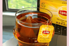 袋泡茶卖得好好的,非要跟东方树叶抢地盘,顶流明星肖战也救不了茶里一步步走向衰败