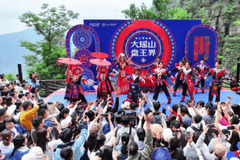 不用爬山也能览山海 懒人文旅经济撬动百亿新赛道