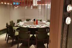 双流机场附近的川菜门店排队