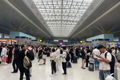旅客吐槽郑州东站候车大厅似“蒸桑拿”,铁路郑州站致歉