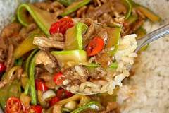 西葫芦炒肉片：十分钟快手菜，嫩滑入味超下饭
