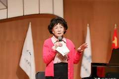 85岁鲍蕙荞携子成晚年最大慰藉 离婚后独自抚育的人生答卷在青海大剧院奏响
