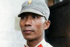 1946年粟裕歼敌一师,却找不到师长,俘虏指着我军干部大喊