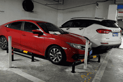 马上评|副处长被指霸道停车,“八小时以外”也要管