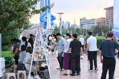 泉水泡茶 民谣伴耳 泉水供销市集解锁夏日新“夜”态