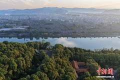 7月26日航拍见证！2300余年建城史的阆中古城入选中国四大古城，晨曦景致宛若画卷