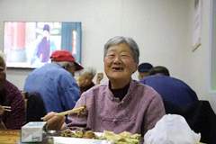 适合老人吃的四样健康零食 榜首不是核桃 营养补充效果看得见