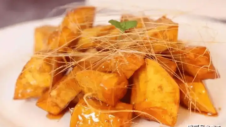最好吃的三道糖酥菜，咬一口咔嚓响，满嘴都是幸福感