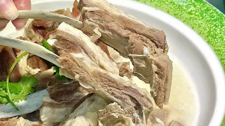 张北坝上蒙餐怎么选，探店福洋洋吉祥草原手把肉家乡菜体验草原风味