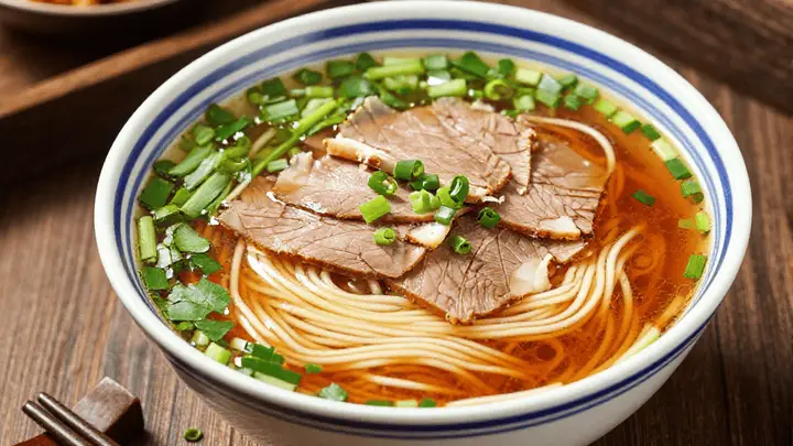 天津面点绝活雪花龙须面 蒙眼抻面成津门饮食文化符号