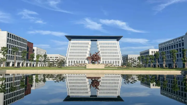 福耀科技大学王树国:“自负盈亏”的新型办学逻辑
