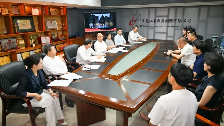 许勤到国有文艺院团调研