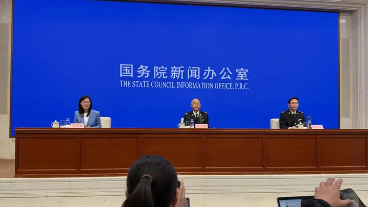 海关总署答每经问:中国与中东欧国家的贸易规模连续10年保持增长,今年上半年贸易总值5801.2亿元