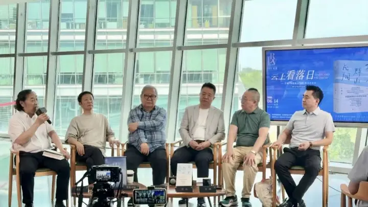 他们共话“空中诗人”王峰的诗歌:用诗句将群山凌空托起
