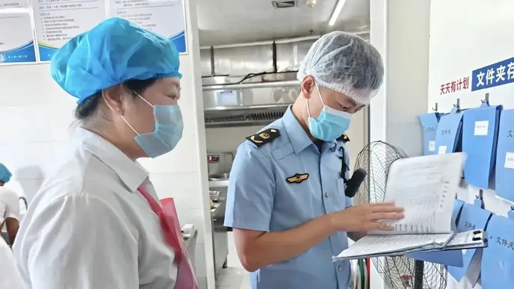 威海市市场监督管理局全力守护威海旅游旺季舌尖安全