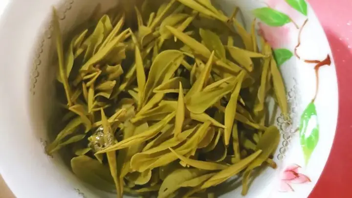 兰韵隐云雾,轻沏龙顶香:盛夏独饮开化龙顶