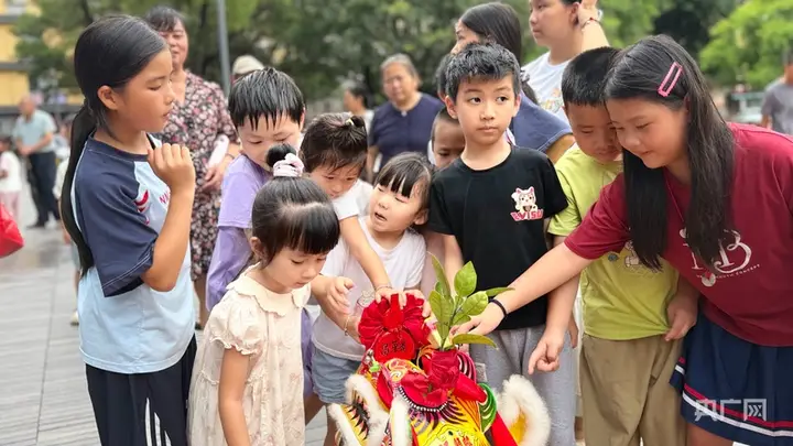 深圳龙岗“非遗在社区”活动收官 14项非遗项目织就活态传承网