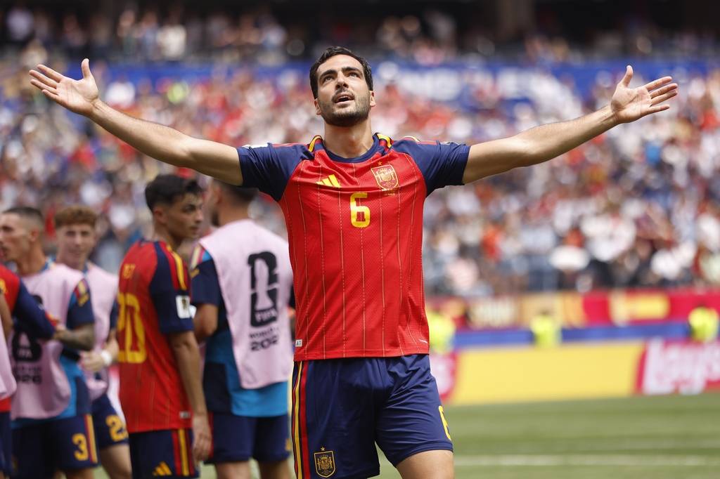 梅里诺：乐意踢并享受9号位 凯恩与我风格相似2优1劣