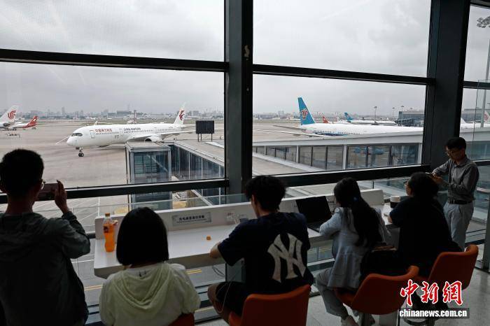 今年上海两大国际机场旅客吞吐量突破6700万人次
