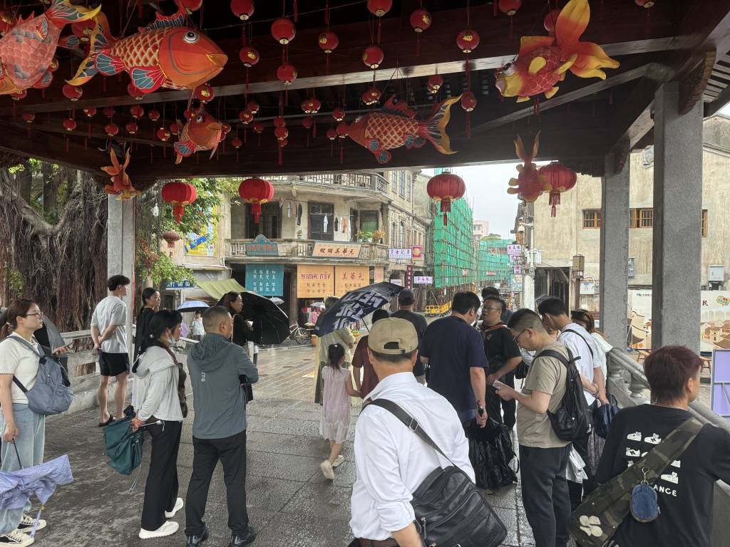 小城大事｜从英歌战舞到阿嬷情书：这座古城何以潮韵悠扬