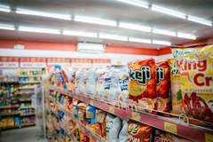 赵一鸣、零食很忙、好想来：是平价破局者，还是缺斤短两投机者？