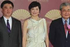 林青霞超短发配白裙惊艳亮相 年轻减龄非凡