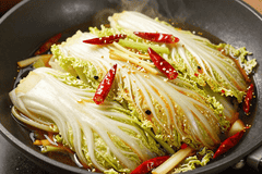 锅烧白菜这样做脆嫩入味还不漏水 盛典礼教你这道比肉香的家常硬菜