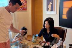 朱珠携家人公开温馨互动 一家三口共进午餐尽显幸福家庭氛围