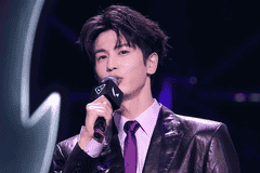 张凌赫周也登无畏契约表演赛！上演电竞男女主光环！他太准了！