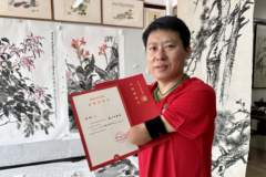 43岁无手考生今天拿到博士录取通知书:“要给残疾孩子打个样儿!”