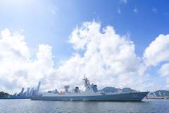 海军舰艇编队在香港举行甲板招待会