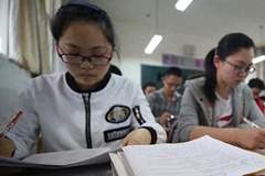 谁在批量制造“伪天才”？