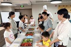 【幸福新桥】甜蜜一夏，巧手制糖——艺嘉居民区开展糖葫芦手工制作活动