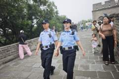 暑期客流高峰 北京延庆警方全方位护航八达岭长城平安游