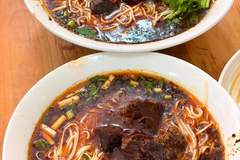 跟着省运游内江|甜城的晨光，从一碗鲜香牛肉面填满的