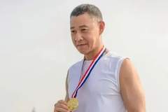 70岁张丰毅近照曝光：为什么年纪越大，肌肉越值钱？