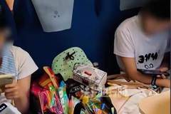 一袋占座的零食，“撕”出了火车上的哪些边界？