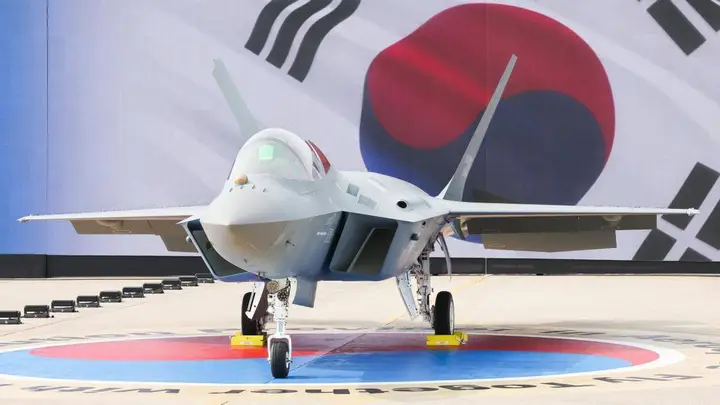 韩国军事专家:歼-20、歼-35战机整体性能偏弱,远不如KF-21