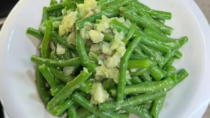 蒜泥拌豆角清爽秘诀大公开,3步搞定夏日爆款凉菜
