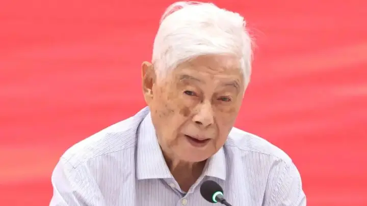 顾明远：教育改革核心转向育“人” 摒弃唯分数论助推人才成长