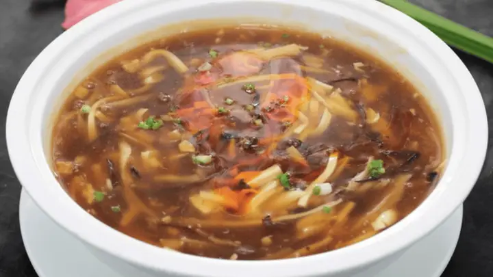 天热就馋这口酸辣汤,不用高汤不用肉,十分钟出锅