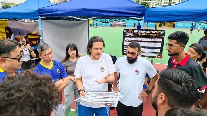 绿茵场内外的共融故事——专访香港少数族裔区议员利哲宏