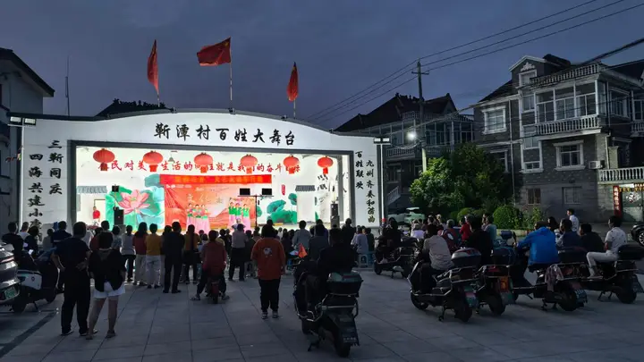 泰州市姜堰区淤溪镇：“茉莉花开”绽芳华 文艺汇演暖民心