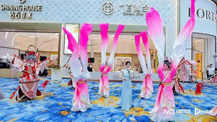 粤剧与珠宝的奇妙融合:广百股份首家非遗主题店落户白云机场