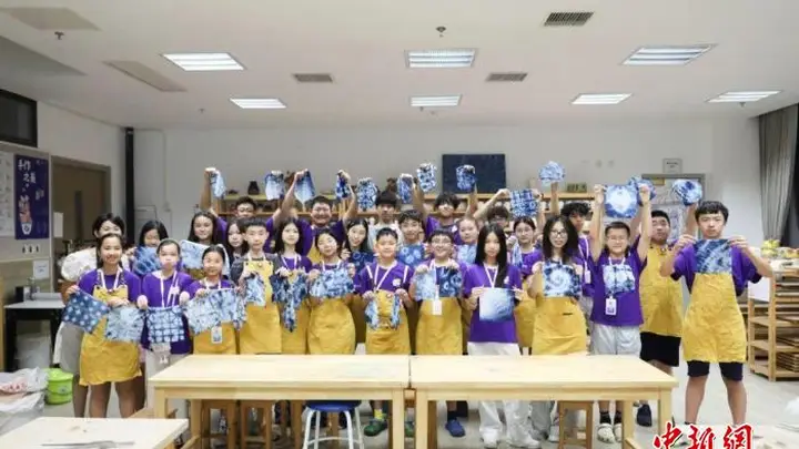 华裔青少年“沉浸式”体验中华文化,“华语侨心”暑期研学营落幕