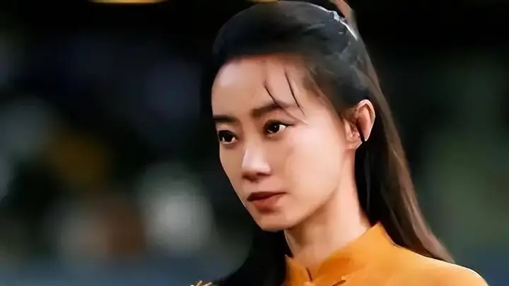 功夫女足破20亿后周星驰兑现承诺 张小斐成首位85后百亿票房女演员
